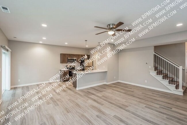 Building Photo - 250 Amberwood Dr