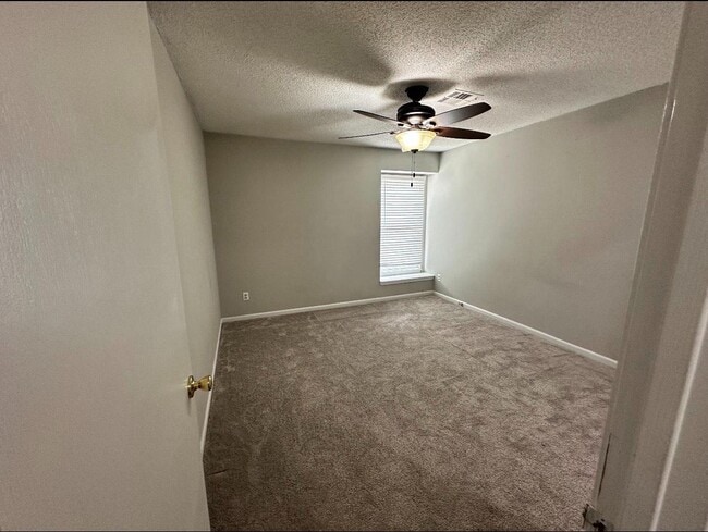 Building Photo - 10235 W 86th Ter