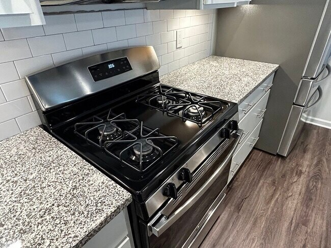 Building Photo - 115 Pomelo St