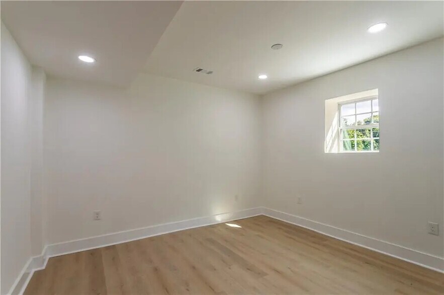 Building Photo - 167 Rockmart Dr SW