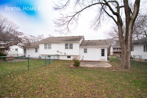 Building Photo - 8416 Lowell Ave
