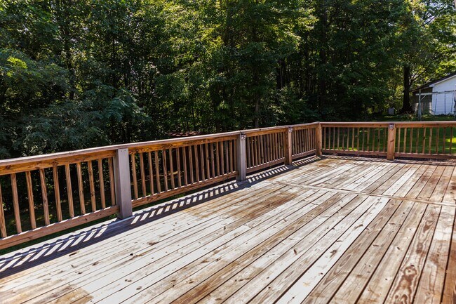 Building Photo - New Listing!