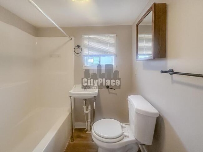 Building Photo - 2101 Ringgold Ave