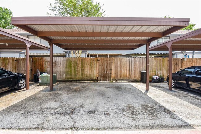 Building Photo - 5809 Village Forest Ct