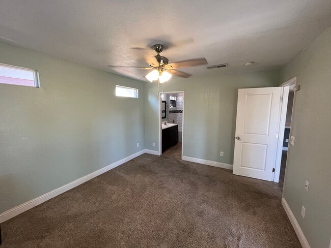 Building Photo - SW Visalia Home coming soon!!