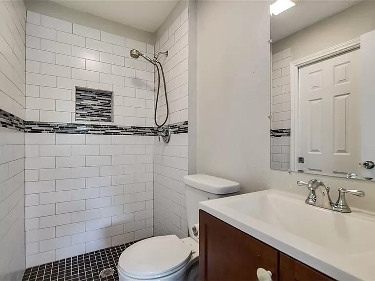 Building Photo - 6406 Auburn Dr