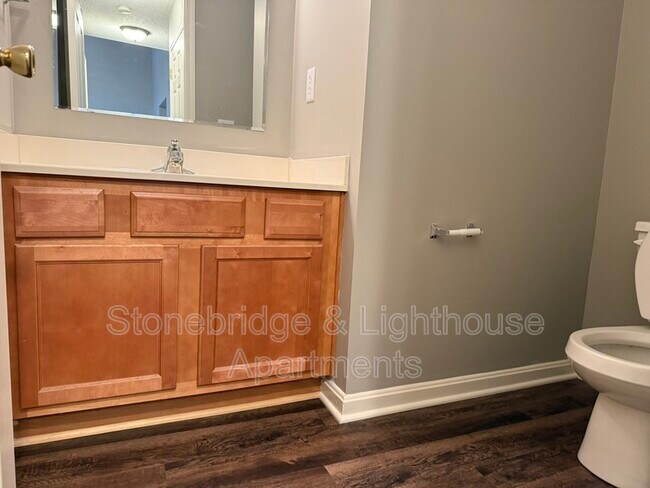 Building Photo - 2804 Coyote Ct