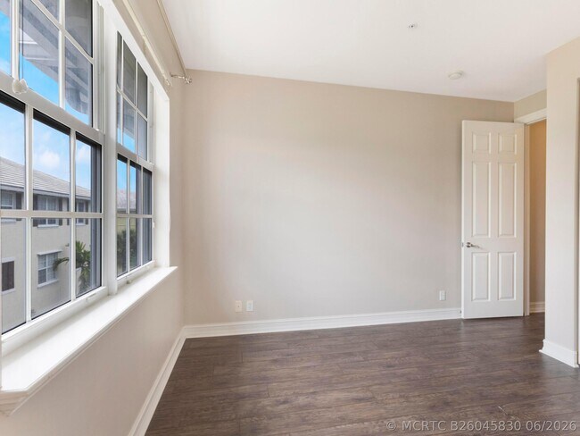 Building Photo - 110 W Coda Cir