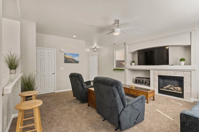 Building Photo - Effortless Living Starts Here — Just Bring Your Suitcase and Step Into Comfort