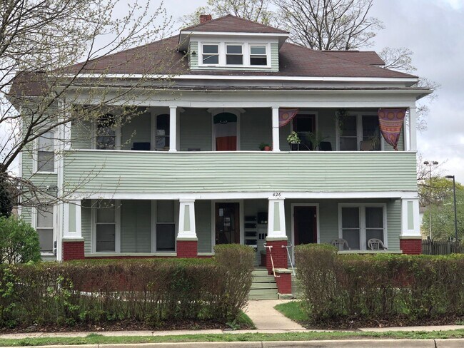 Primary Photo - 426-428 S Westnedge Ave