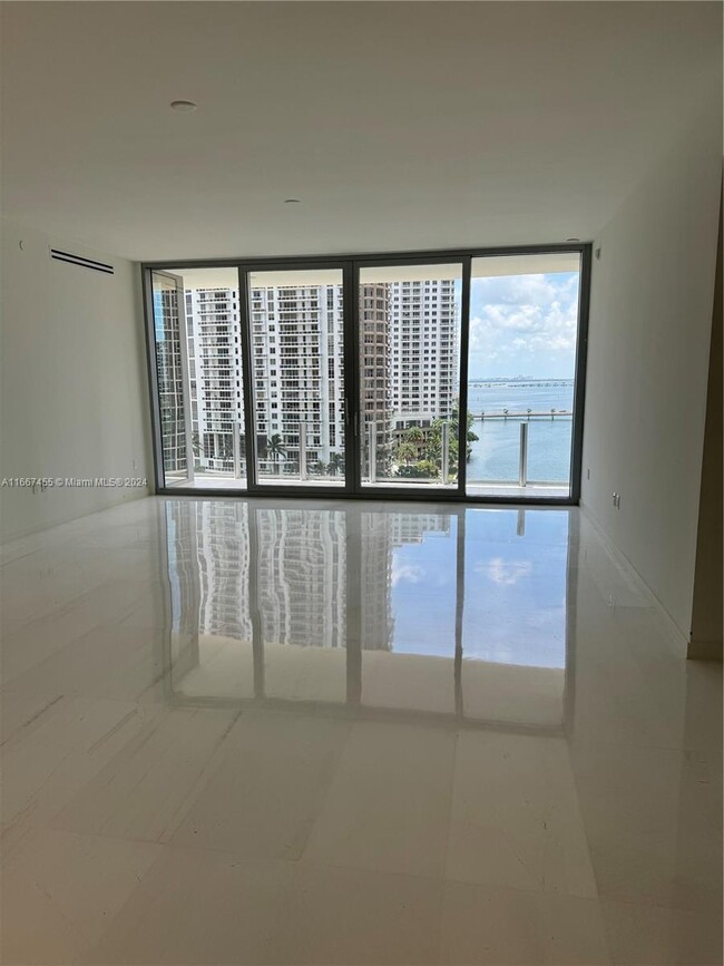 Building Photo - 300 Biscayne Blvd Way