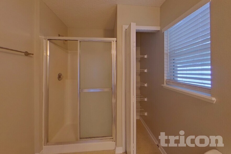 Building Photo - 76589 Longleaf Loop