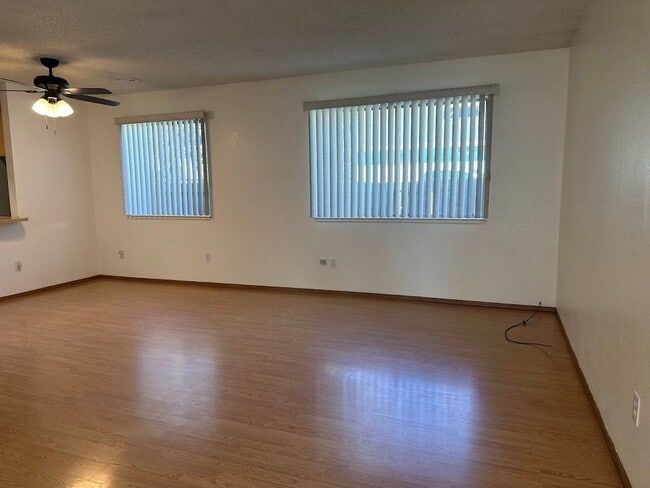 Building Photo - Move-in Special $200 off first months rent!