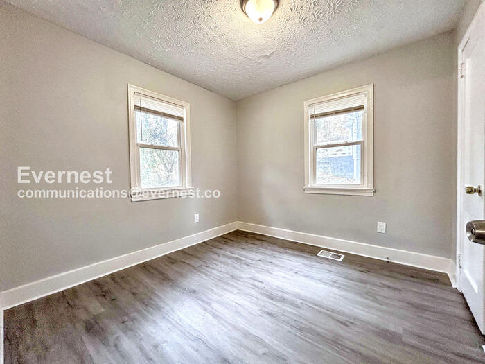 Building Photo - 2175 Pansy St NW