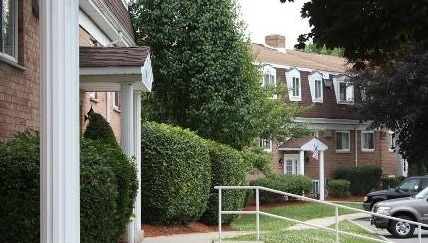 Primary Photo - Rocky Knoll Apartments