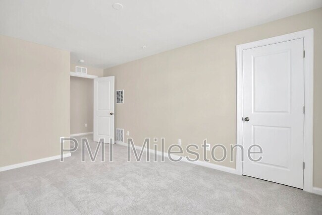 Building Photo - 5958 Forum Sq