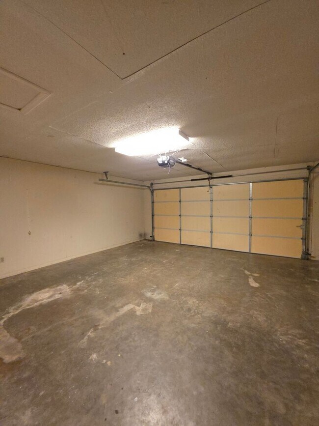 Building Photo - 408 Austin Cir