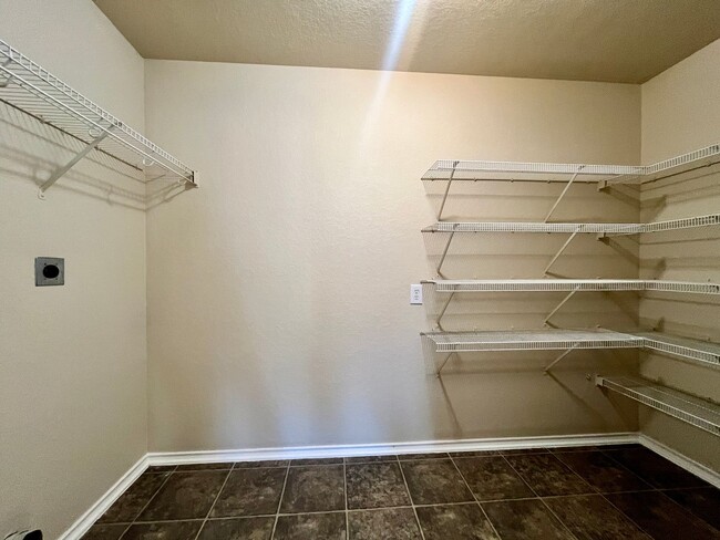 Building Photo - **Freshly Painted~ Easy access to 1604 and...