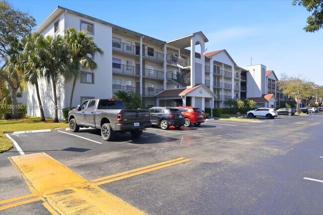 Building Photo - 1400 SW 124th Terrace