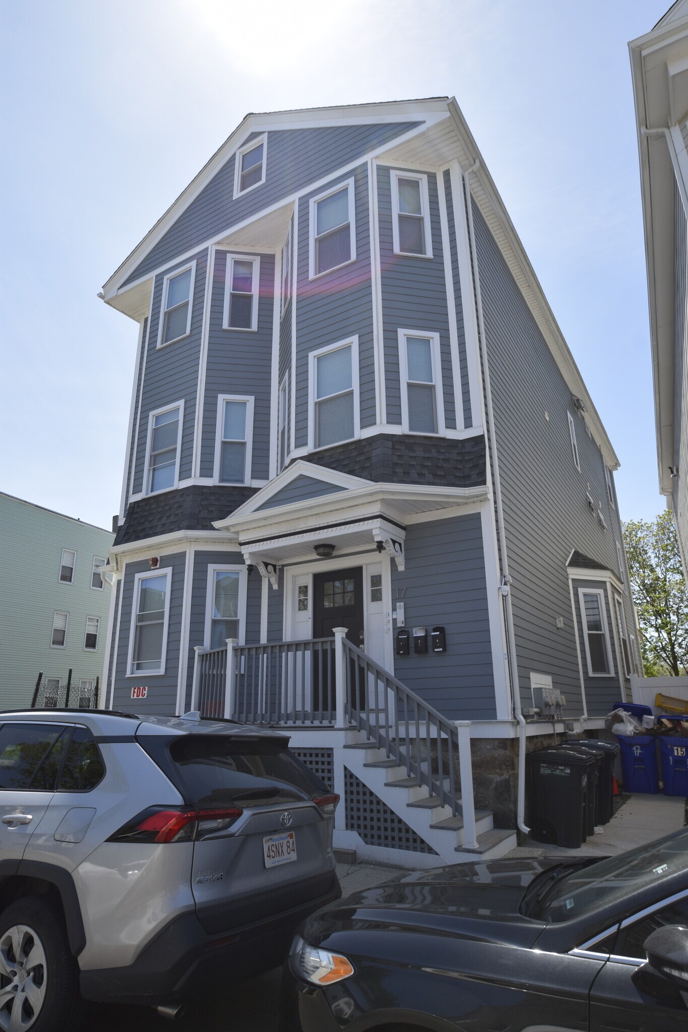 Building Photo - 17 Maywood St
