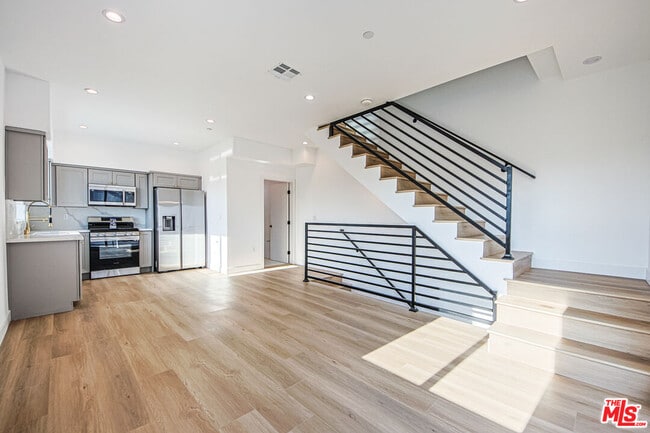 Building Photo - 11443 Hatteras St