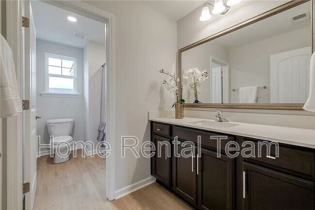 Building Photo - 113 Fenway St