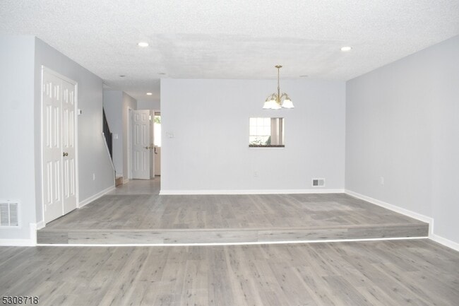 Building Photo - 7 Kirby Ln