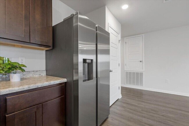 Building Photo - 4522 Rivers Landing Dr