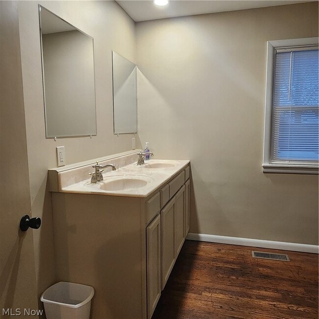 Building Photo - 64764 Larrick Ridge Rd