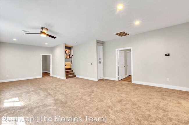 Building Photo - 6 br, 4.5 bath House - 8038 Dark Hollow Place