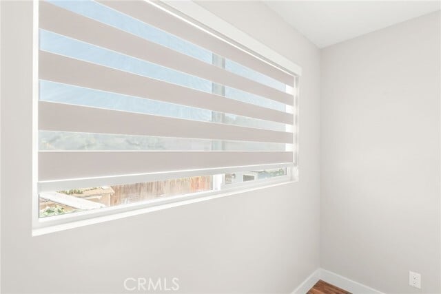 Building Photo - 145 E 36th Pl