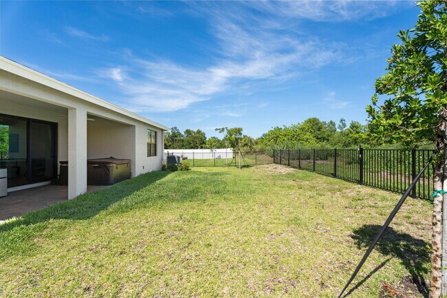 Building Photo - 5892 SE Sky Blue Cir