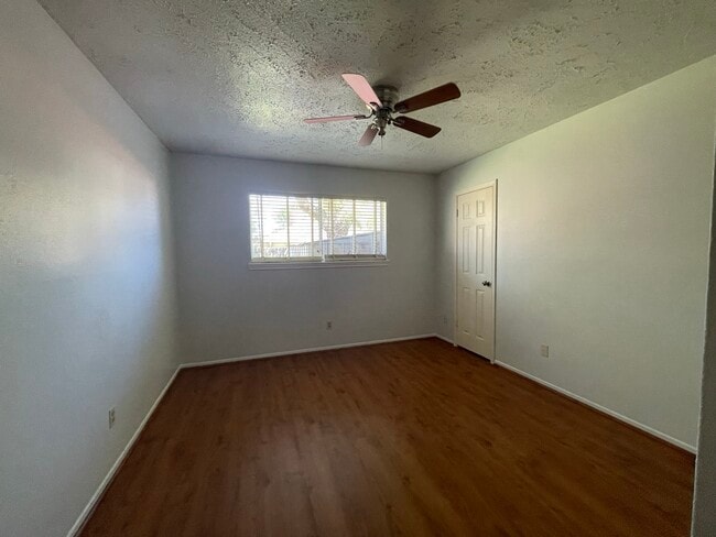 Building Photo - 3103 Sam Houston Dr