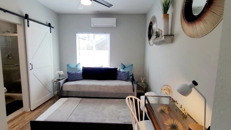 Building Photo - 532 Cesar E. Chavez Pkwy