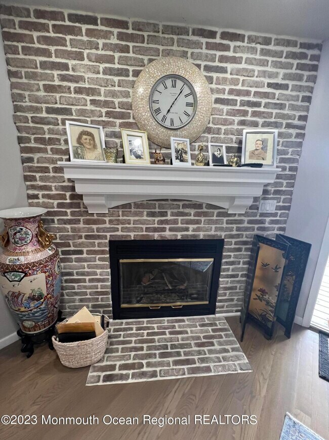 Building Photo - 85 E Water St