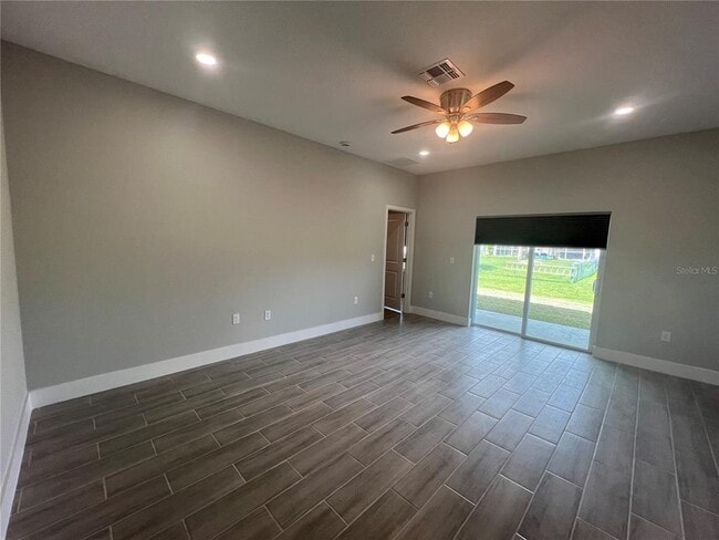 Building Photo - 1262 Oxsalida St