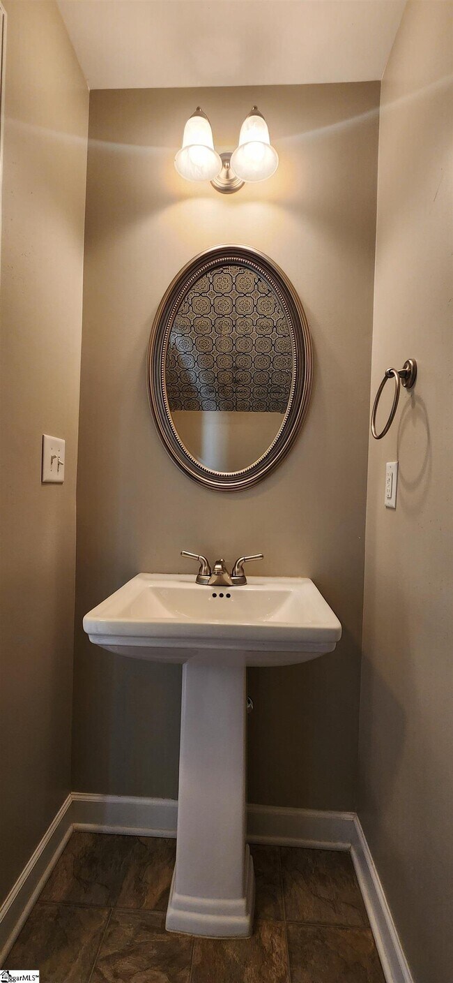 Building Photo - 152 Middleton Park Ln