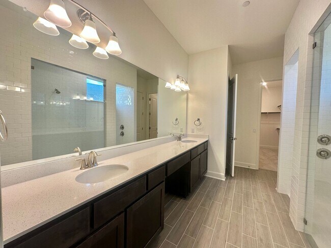 Building Photo - 4 Bed 3 Bath Austin Tx!!!! NEW MANAGEMENT