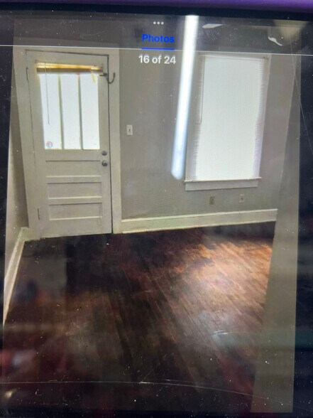 Building Photo - 1313 Winona Ave