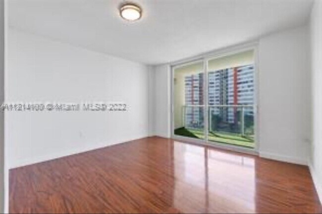 Building Photo - 1351 NE Miami Gardens Dr