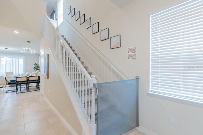 Building Photo - 7215 Oakmoss Loop