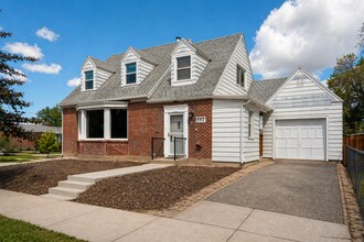 Building Photo - 10th Street