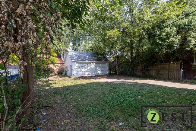 Building Photo - 3496 Courville St