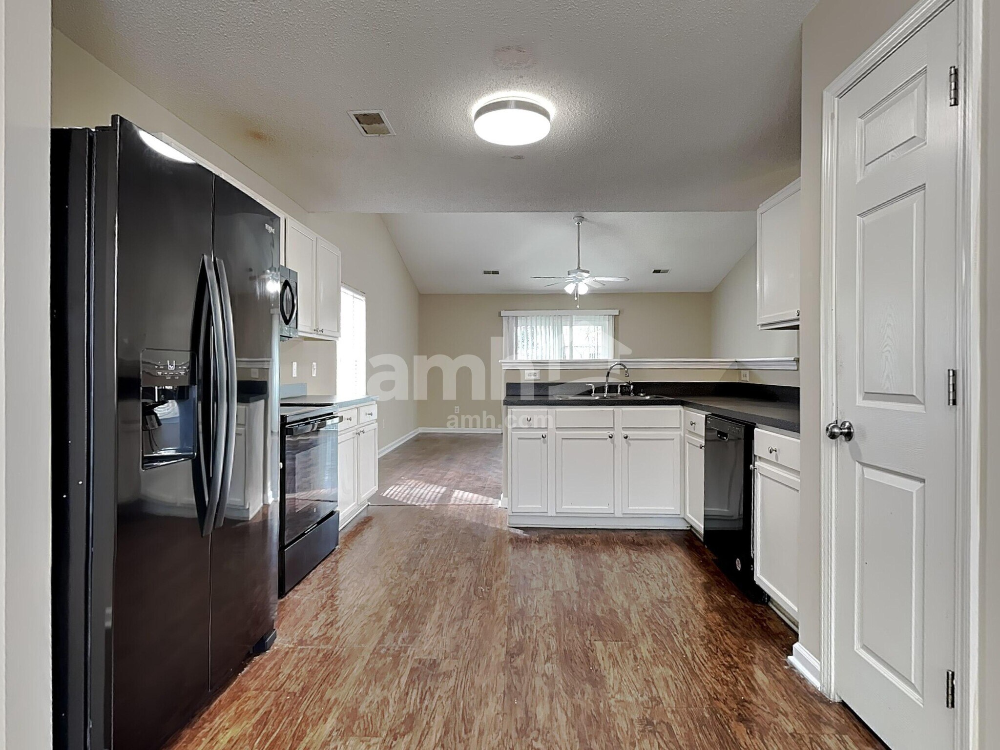 Building Photo - 25 Waterway Dr