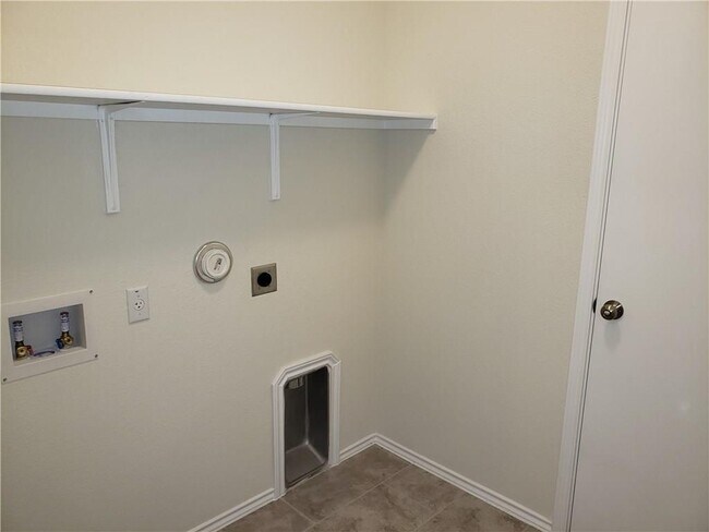 Building Photo - 1105 Cliffbrake Wy