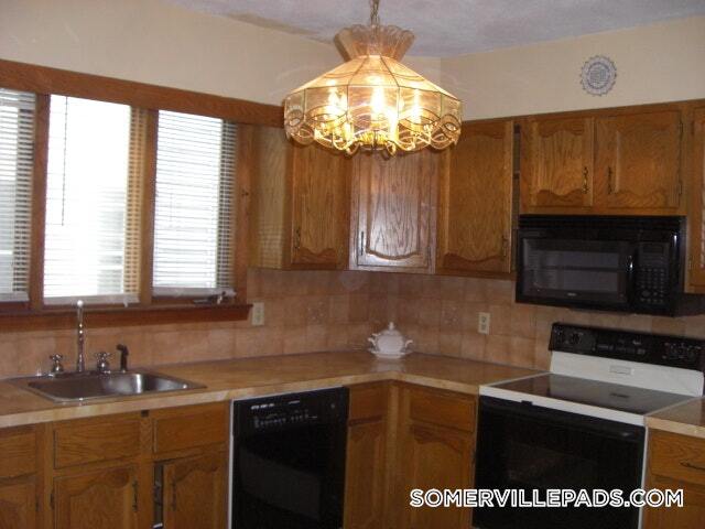 Building Photo - 26 Adrian St