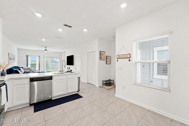 Building Photo - 9049 Gifford Dr