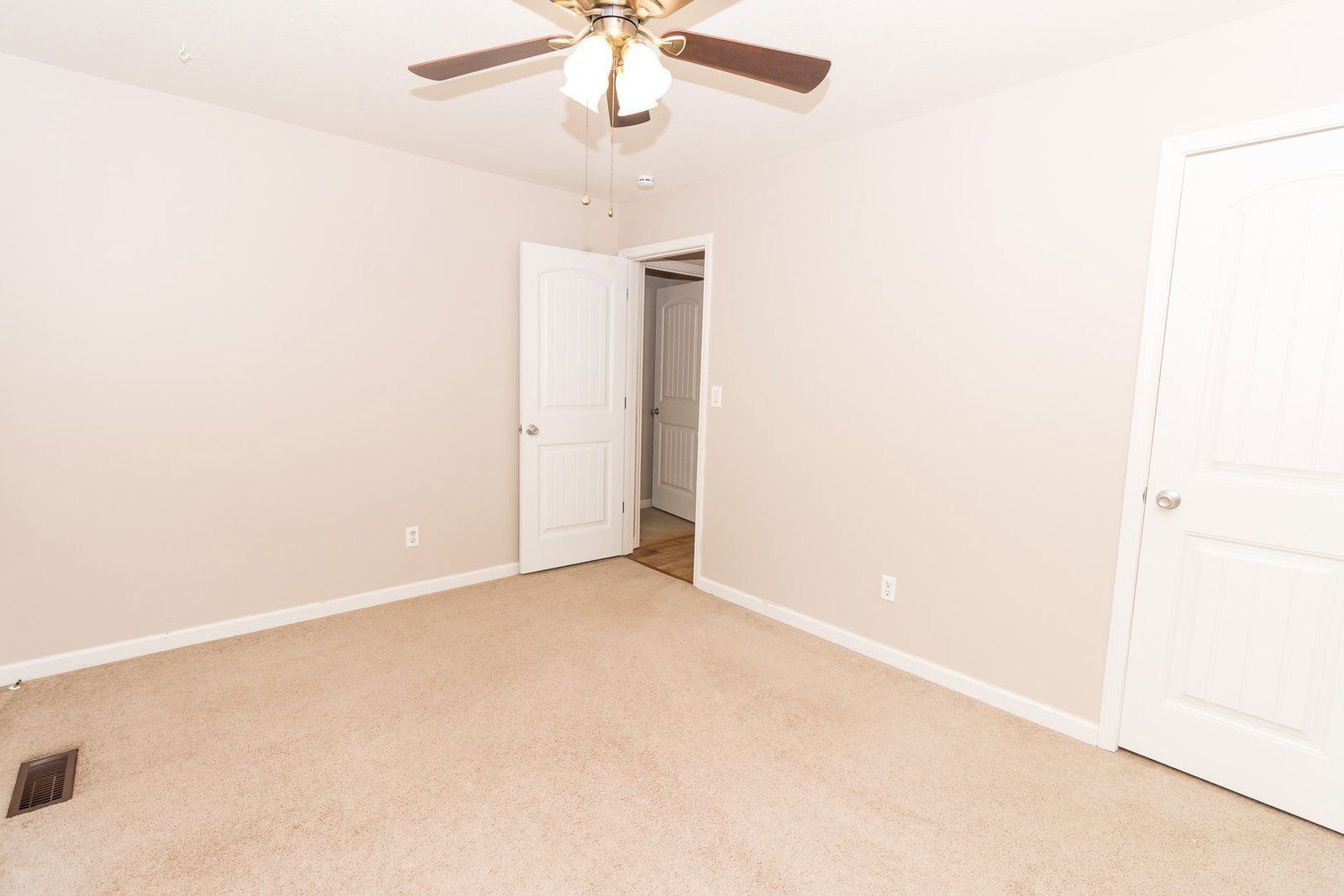 Building Photo - 9134 Westminister Cir Dr