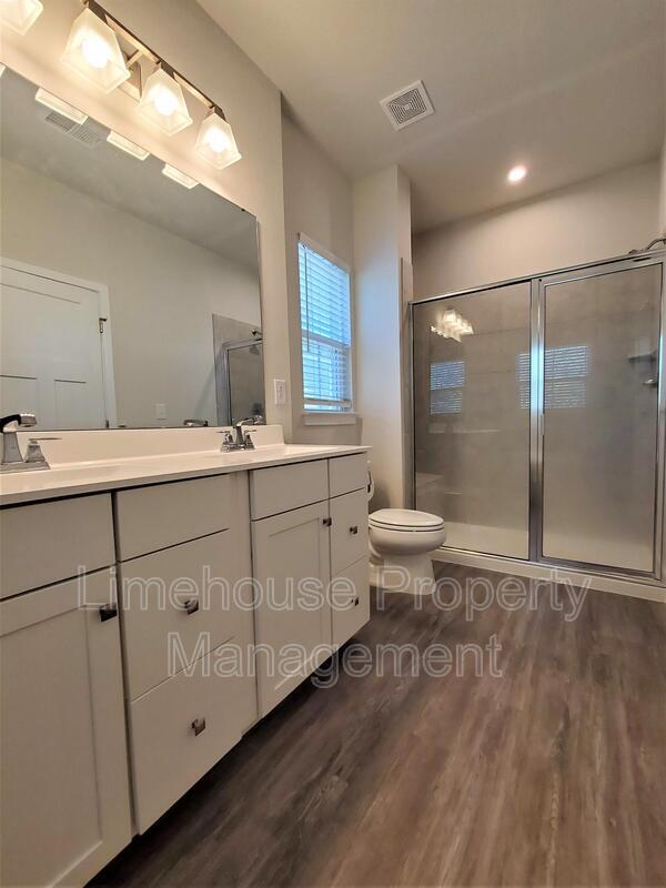 Building Photo - 946 Gabion Wy