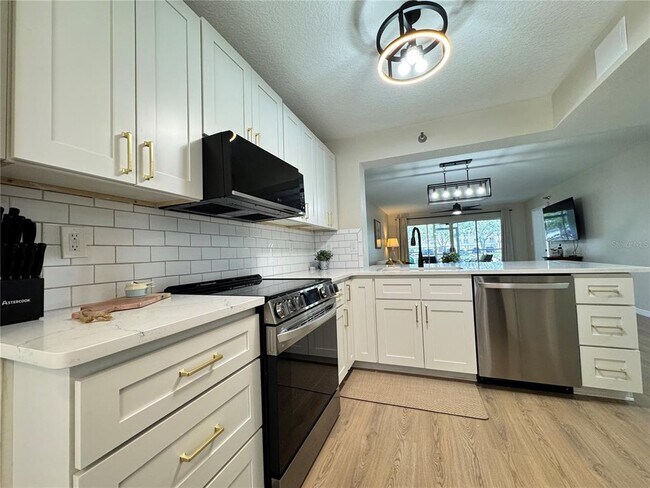 Building Photo - 4110 Ironwood Cir